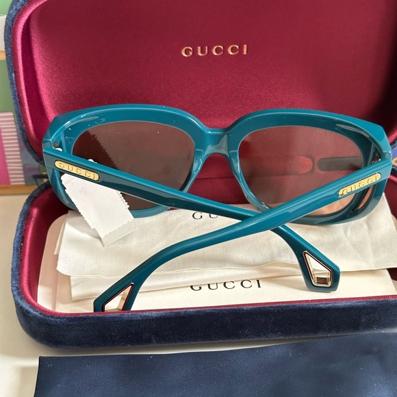 Gucci Sunglasses - Picture 7 of 15